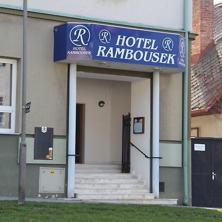 Hotel Rambousek Nové Město nad Metují Esterno foto
